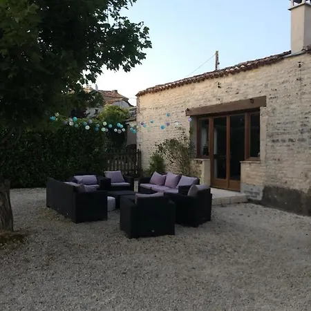 Hotel The Courtyard En Charente Charmant Avec Piscine Et Wifi Parfait En Famille Ou En Couple Rouillac (Charente)
