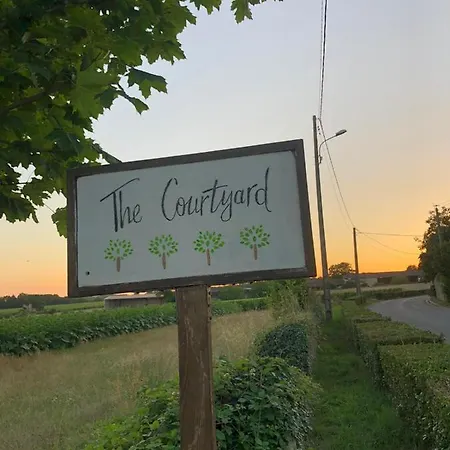 The Courtyard En Charente Charmant Avec Piscine Et Wifi Parfait En Famille Ou En Couple 4* Rouillac (Charente)