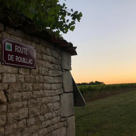 Hotel The Courtyard En Charente Charmant Avec Piscine Et Wifi Parfait En Famille Ou En Couple 4*