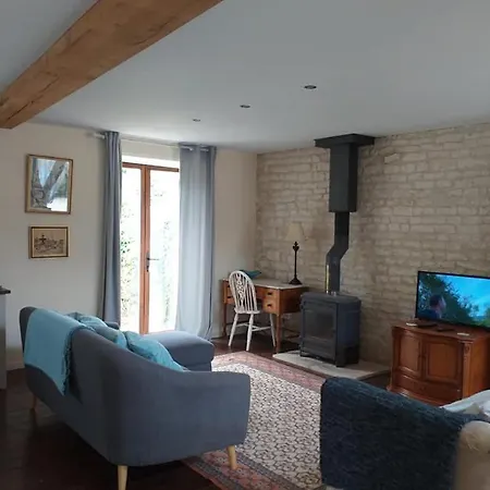The Courtyard En Charente Charmant Avec Piscine Et Wifi Parfait En Famille Ou En Couple 4*
