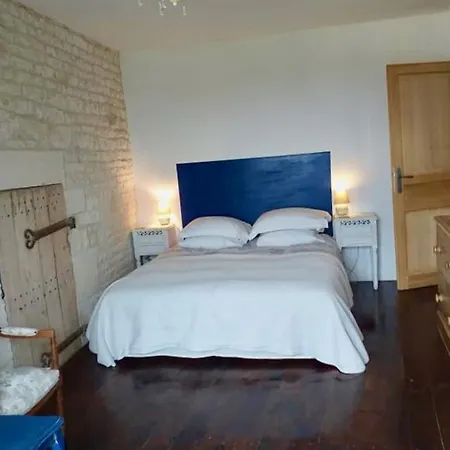 Hotel The Courtyard En Charente Charmant Avec Piscine Et Wifi Parfait En Famille Ou En Couple 4*