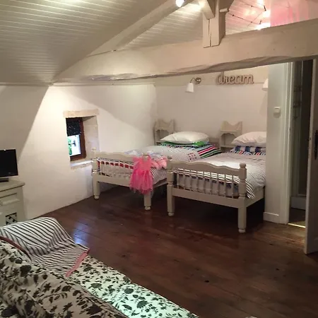 The Courtyard En Charente Charmant Avec Piscine Et Wifi Parfait En Famille Ou En Couple
