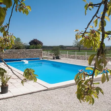 The Courtyard En Charente Charmant Avec Piscine Et Wifi Parfait En Famille Ou En Couple