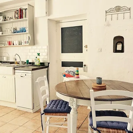 The Courtyard En Charente Charmant Avec Piscine Et Wifi Parfait En Famille Ou En Couple Holiday home Rouillac (Charente)