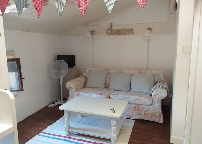 The Courtyard En Charente Charmant Avec Piscine Et Wifi Parfait En Famille Ou En Couple 4*