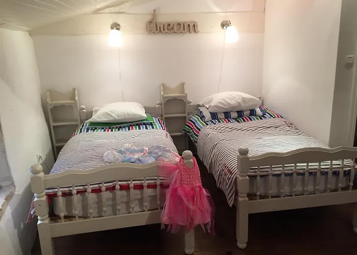 Hotel The Courtyard En Charente Charmant Avec Piscine Et Wifi Parfait En Famille Ou En Couple Rouillac (Charente)