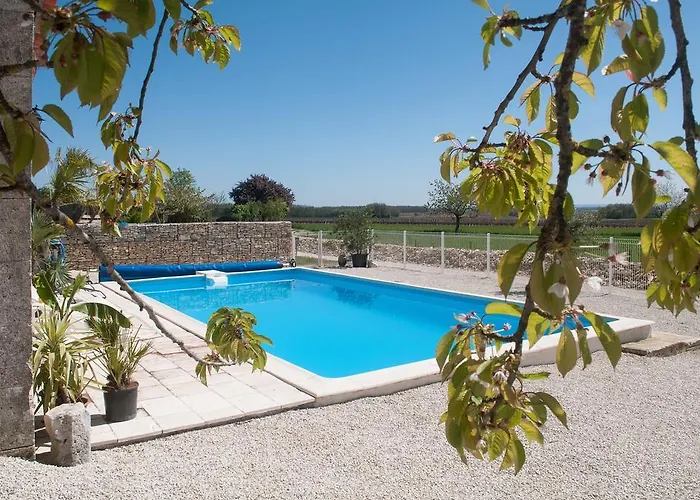 The Courtyard En Charente Charmant Avec Piscine Et Wifi Parfait En Famille Ou En Couple