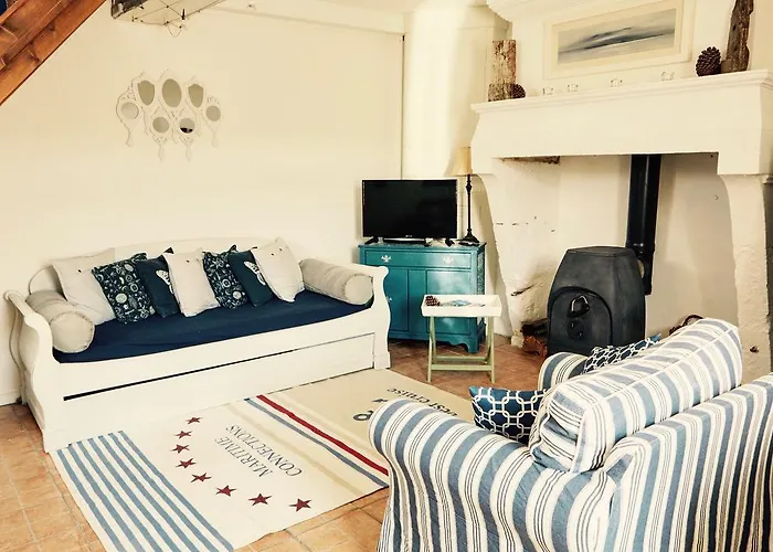 The Courtyard En Charente Charmant Avec Piscine Et Wifi Parfait En Famille Ou En Couple Hotel