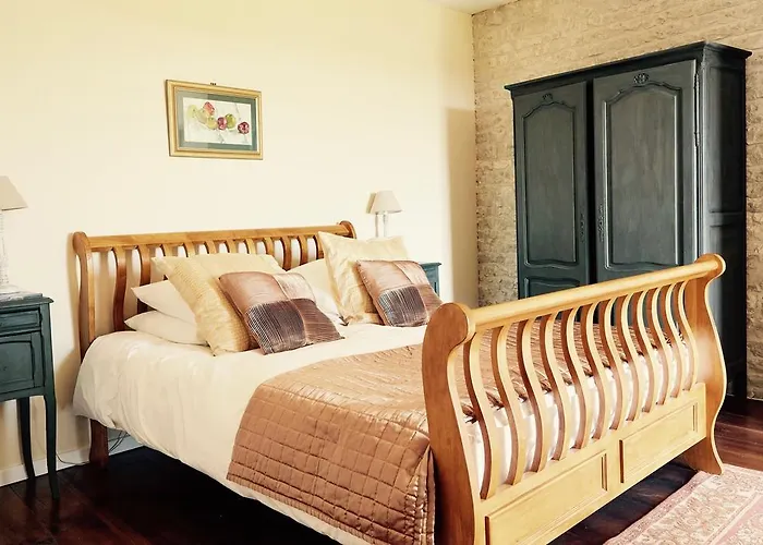 The Courtyard En Charente Charmant Avec Piscine Et Wifi Parfait En Famille Ou En Couple